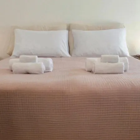 La Perla Guest house *